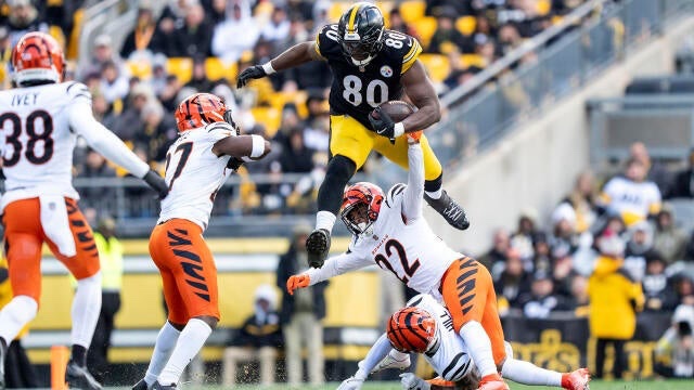 BigPickDaddy's tweet photo. Darnell Washington - TE - PIT - At first we ask ourselves, why is a massive, blocking-first tight end who functions like a sixth offensive lineman with red-zone and play-action seam upside, but limited target volume and separation as a pure receiver being drafted at all? 

I decided to look a little deeper. Last season Pat Freiermuth had 20 less targets than he did in 2024, while Washington saw an uptick of 20 targets from 2024. 

The Steelers also released Jonnu Smith who saw 54 targets last season so there’s a viable path here for Washington. 

I don’t have much interest in Washington outside of Rodgers stacks, but after diving deeper, maybe I should.