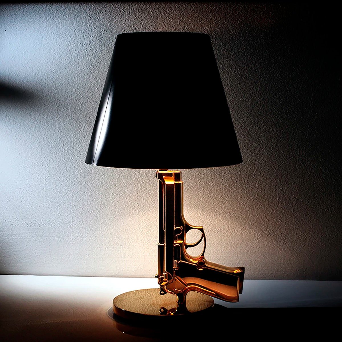 MaganaPrincipls's tweet photo. Nighttime Comfort.

Philippe Starck, 2005. https://t.co/FoTX4Zg4TW