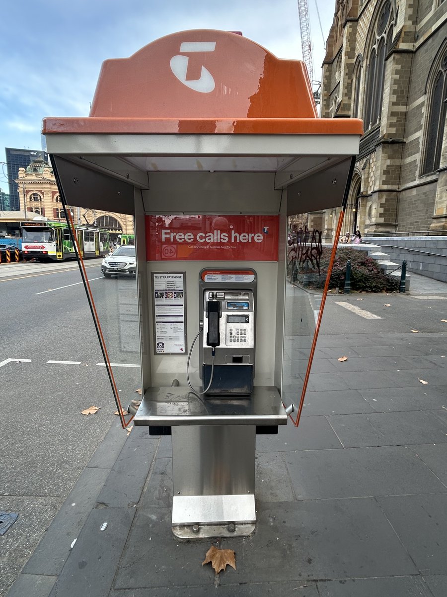 TerenceMcCart14's tweet photo. Just a reminder that in Australia all public phones( or phone boxes as we used to call them back in the day) are absolutely free for local and interstate calls and also calls to (Australian)mobile phones..courtesy of Telstra https://t.co/VT3wWZQGGC