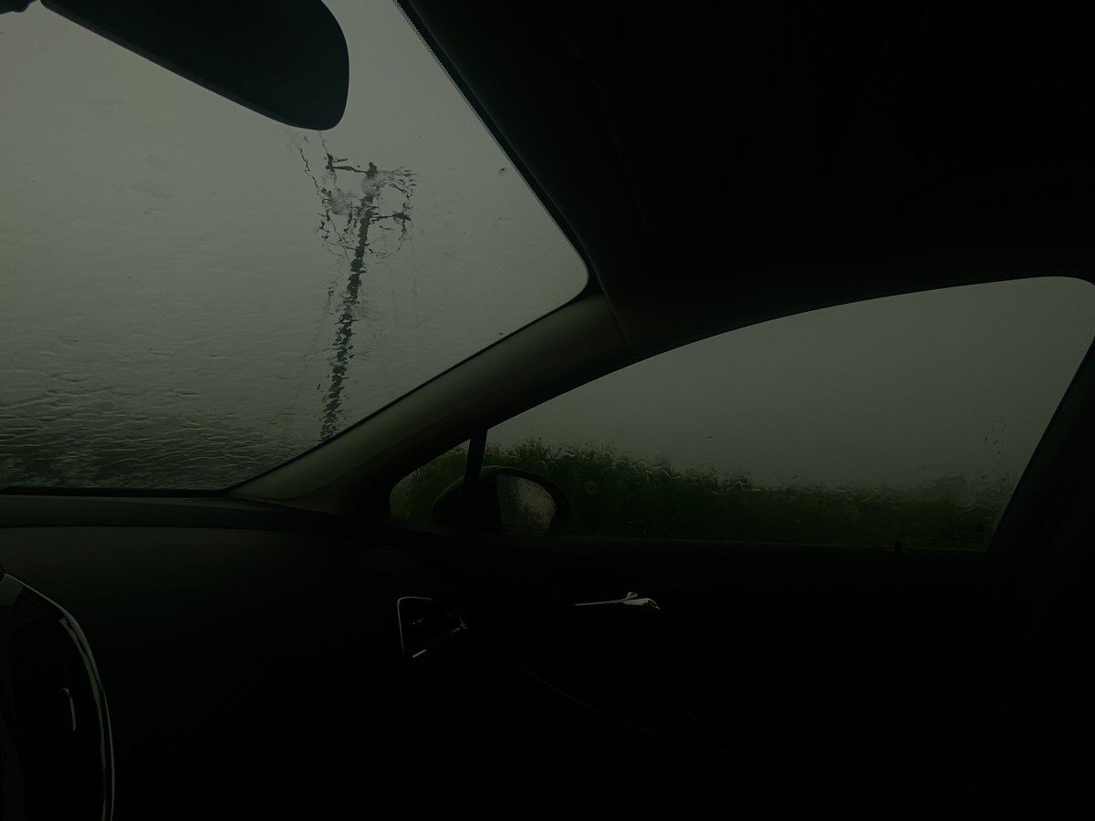 KellyShmo's tweet photo. Pulled off the highway to watch a storm blow in earlier https://t.co/kzHoqtspc1