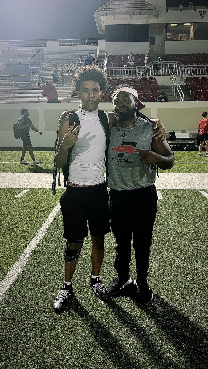 jaidynr0's tweet photo. had a great day @SEUFireFootball Friday night light camp today. @PrepRedzoneFL @CountyPolk @RivalsHS @youareathlete @polk_way @CoachTdpuckett @coachmccloud3 @AP_LAlbritton @APCoachBJ https://t.co/n1kOFWYMeG