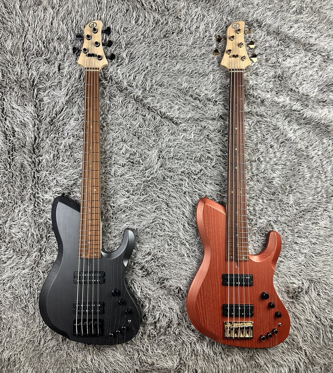 dragonflyguitar's tweet photo. dragonfly BASS
NEW MODEL  SDC5-BC  ASH body  34"
FIRST RUN COMPLEAT !!
ベベルドカットスタイル
アッシュ　　34インチ　ステンレスフレット
メイプル1psネック　PUは40DCサイズ
半量産モデルです　
#dragonflybass
#ashbody 
#stainlessfret https://t.co/KiylJJp46q