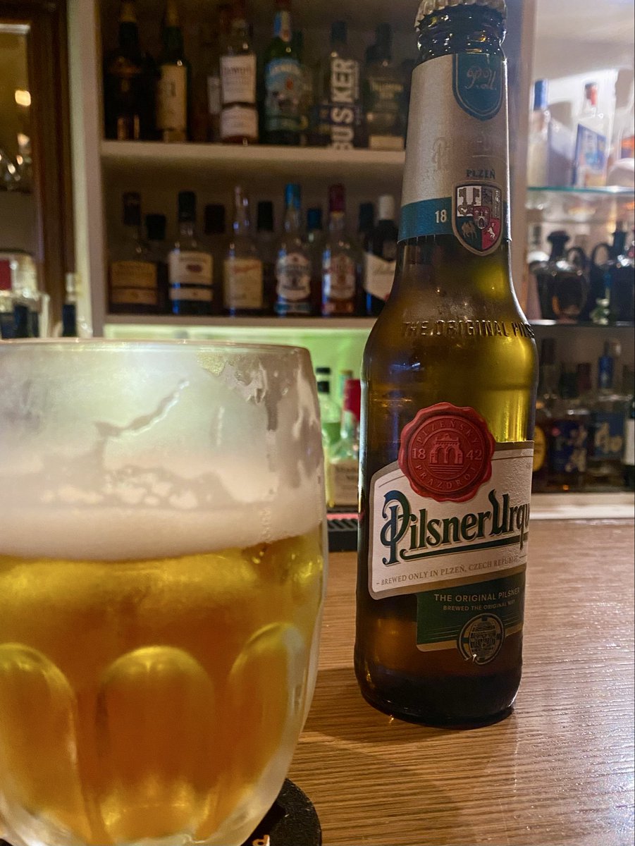 KANAP9's tweet photo. 昨日はなかなか都合が合わない友人の誘いで、久しぶりに門戸厄神のBAR ビーウイッチドへ

冷えたグラスでビール最高🍺
鴨ロース2種盛りと、ピザ美味しかった！

そしてこれから札幌へ行ってきます✈️ https://t.co/wQNgHbYUuP