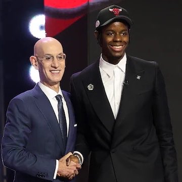 ClutchPoints's tweet photo. Caleb Wilson went CRAZY in his summer league debut 🔥

🔺35 points on 12-of-22 shooting
🔺5 rebounds
🔺3 blocks
🔺2 steals
🔺7-of-11 3PT https://t.co/ZzLQMytiGe