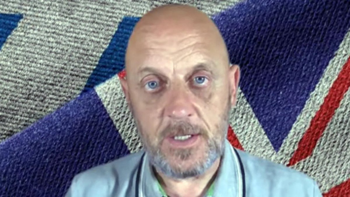 TheMercianNews's tweet photo. 🚨NEW: Restore Britain member and YouTuber Craig Houston has had his phone and computer seized by police at Edinburgh Airport seeking to establish who he has been communicating with for broadcasting videos of "anti-immigration hatred" in Scotland.

Senior officers are looking for potential connections with groups connected to terrorist activity in Scotland and the rest of the UK.

Houston was not arrested or charged with any offence, but the powers used were directly related to suspected terrorism offences.