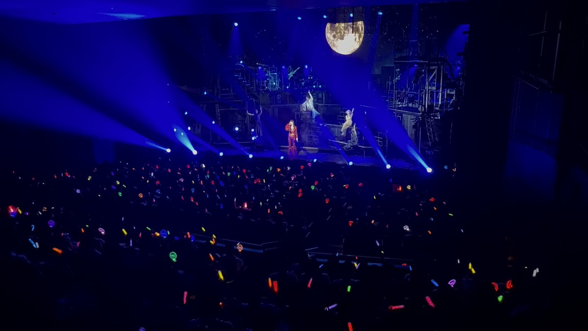 eternity_jpn's tweet photo. 💫7/11マチネ終演しました🌠

#ミュージカルETERNITY
#小西ブルードット･#伊藤カイパー の初日公演🎊🎉
ご来場いただきありがとうございました🚀
#カーテンコールライブ 皆様のペンライト･サイリウムも綺麗でした✨

このあとソワレは👇️
【7/11(土)17:00公演🌃】
⏰16:15 ロビー開場 / 16:30 客席開場
<出演者>
🌍#小池ブルードット
💫#小野田カイパー
🎩#美弥マーマー

#東京建物ぴあシアター にてお待ちしています🌟

🎫チケット好評発売中✨
https://t.co/Z8qCuah6Ir
🪐🪐🪐🪐🪐
2026/7/10～8/9  東京･名古屋･大阪にて上演
#ETERNITY #エタニティ #이터니티
#小池徹平･#小西遼生 / #小野田龍之介･#伊藤あさひ / #美弥るりか