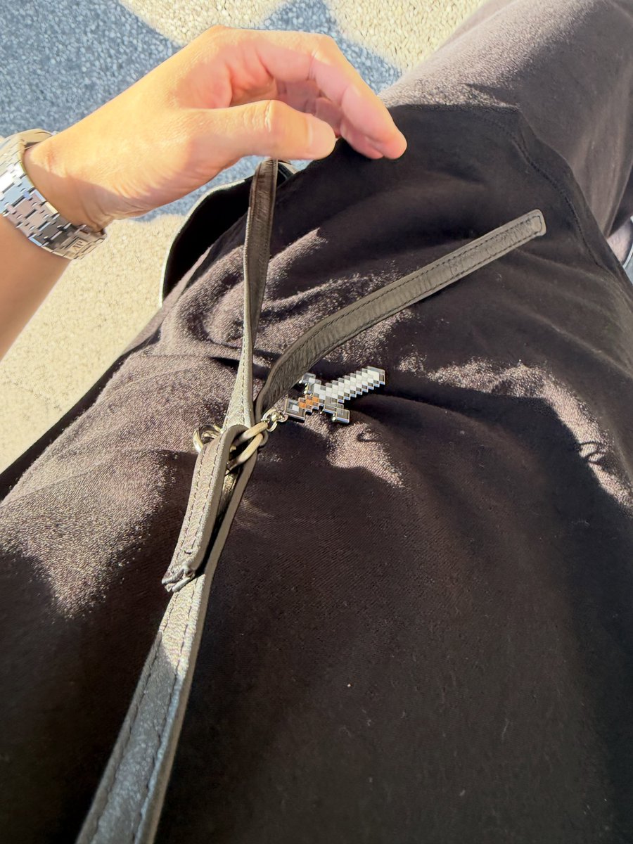 BTS_IndoTrans's tweet photo. @BTS_twt [260711] Namjoon (rkive) Instagram feed (3/5)

🐨: Ini adalah jalan bebas hambatan (Autobahn) yg emosional.

📎 https://t.co/VagnEdErpr https://t.co/KaUNyf6NNf