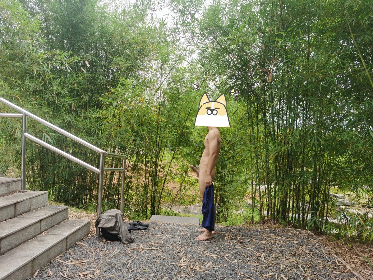 ouyuheng's tweet photo. 白天试试更刺激，旁边还有人，有想试试吗？今天想拍视频 https://t.co/BuwISREwY8