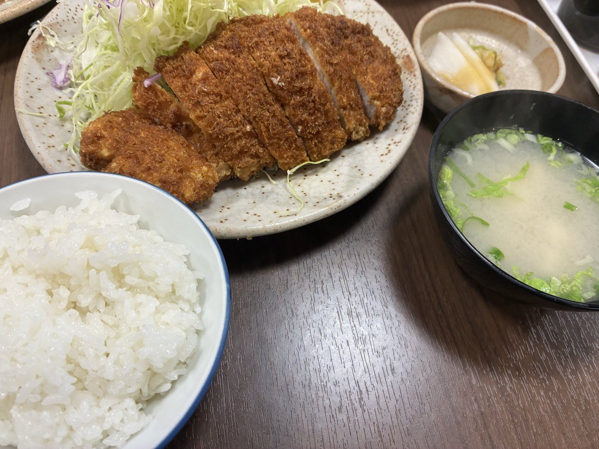 Enpe_vrc's tweet photo. おひる！ https://t.co/0s72cYY0mm