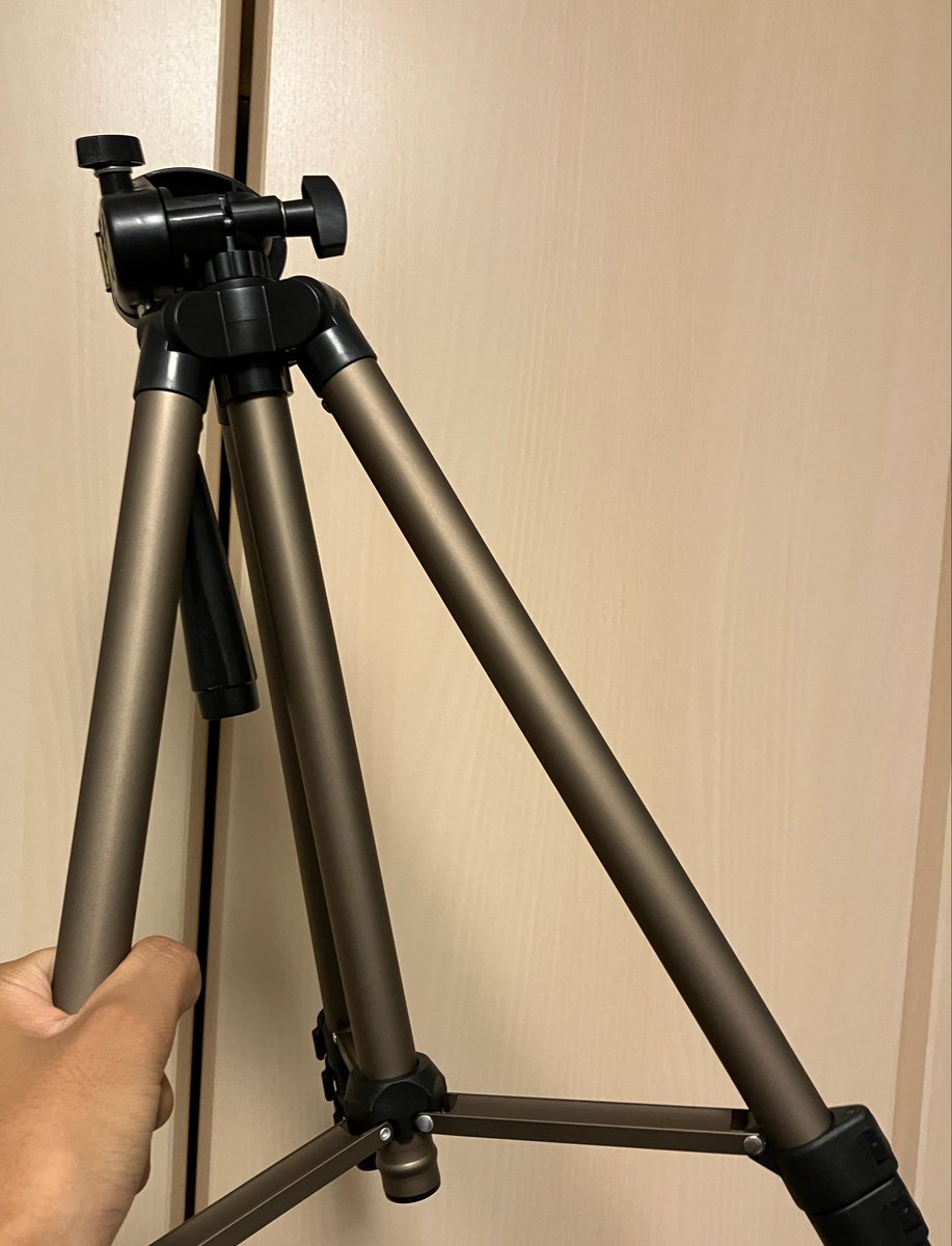 HirOrca213's tweet photo. ？？？「カメラ用一脚、三脚、 自撮りスティ　　　　　　　　ック等の撮影補助機材の持ち込みは、ご遠慮いただいております」 https://t.co/XgMUarTi5v