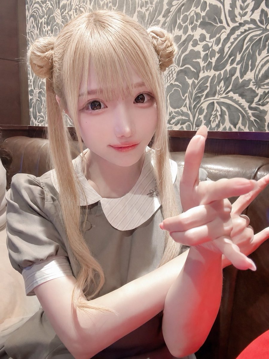 mellmelody_15's tweet photo. チャッピーに金髪にしてもらった🐰🌙* :ﾟ https://t.co/QSL1dxAL54