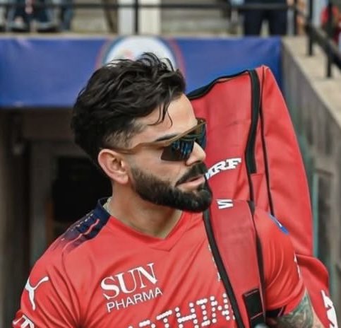 menepucha's tweet photo. atleast Kohli has hair https://t.co/iseiFIpUWg