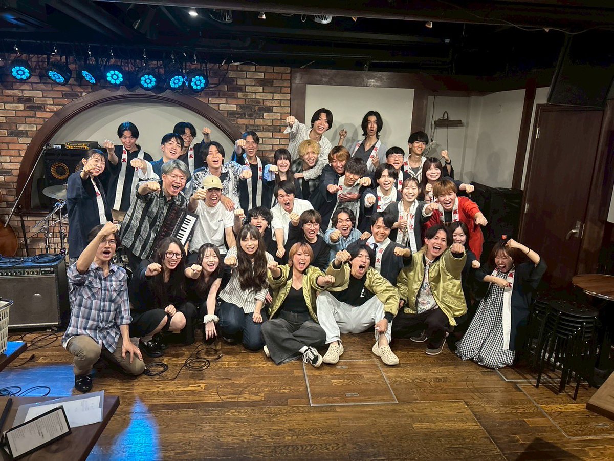 NewWaveJO's tweet photo. 7/5(日) 同阪対バン @元町Always でした！

来てくださった皆様、The Third Herd Orchestra の皆様、元町Always の皆様、ありがとうございました！！ https://t.co/XGaCQHKFkc