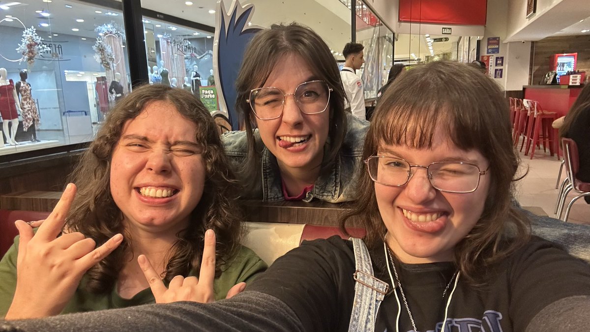 saturny27's tweet photo. E TEVE TRIO TIRO-PORRADA&BOMBA HOJE<33 #TenebraRPG #SerenataElétricaRPG 💜💚💥(e madcharmer!!)
@gabsszikaa @marjorui_ https://t.co/TSbKuz7u21