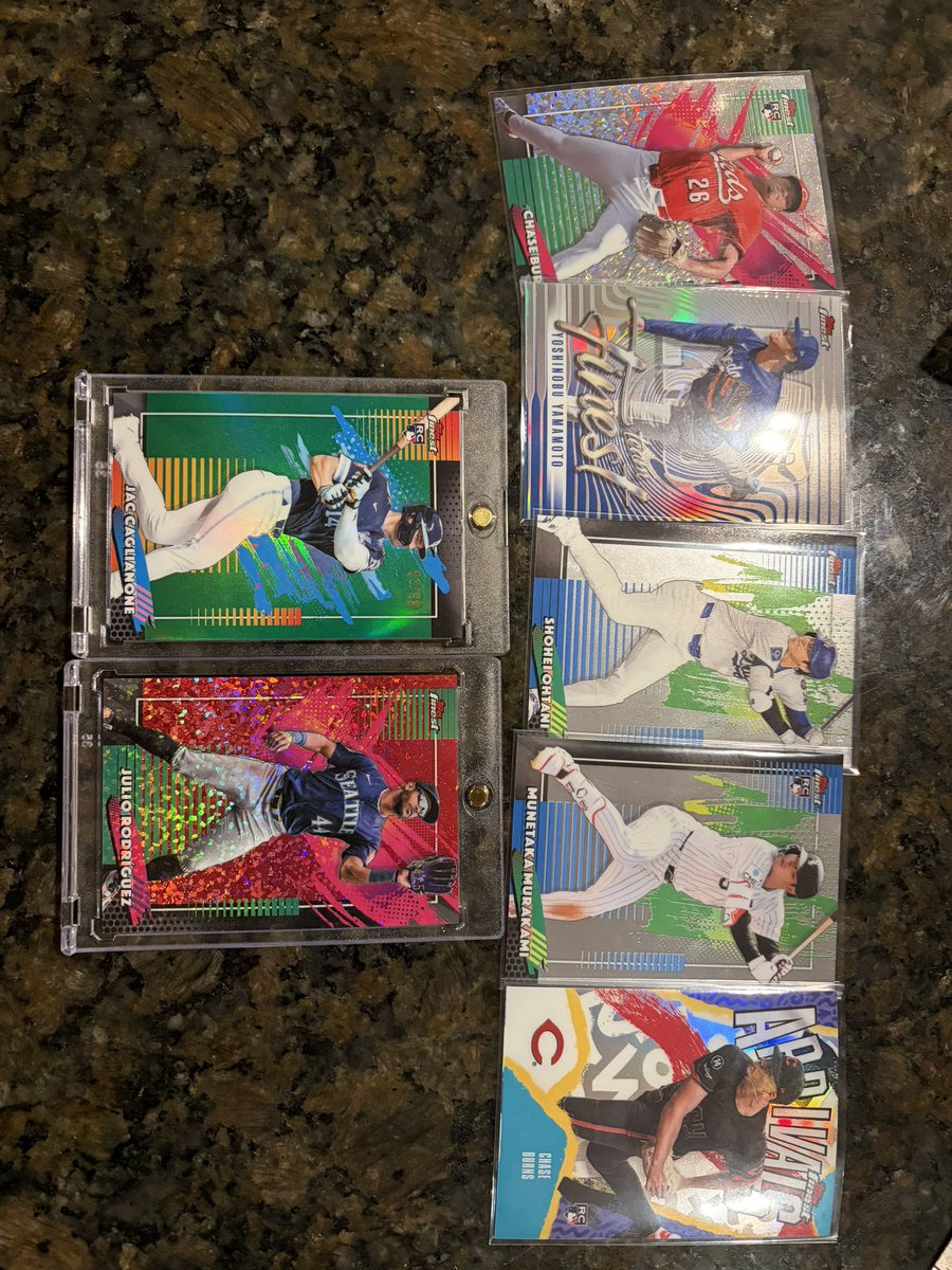 jjfight's tweet photo. @CardPurchaser 
holy topps finest
@lbfight https://t.co/wO3NnW3MbP