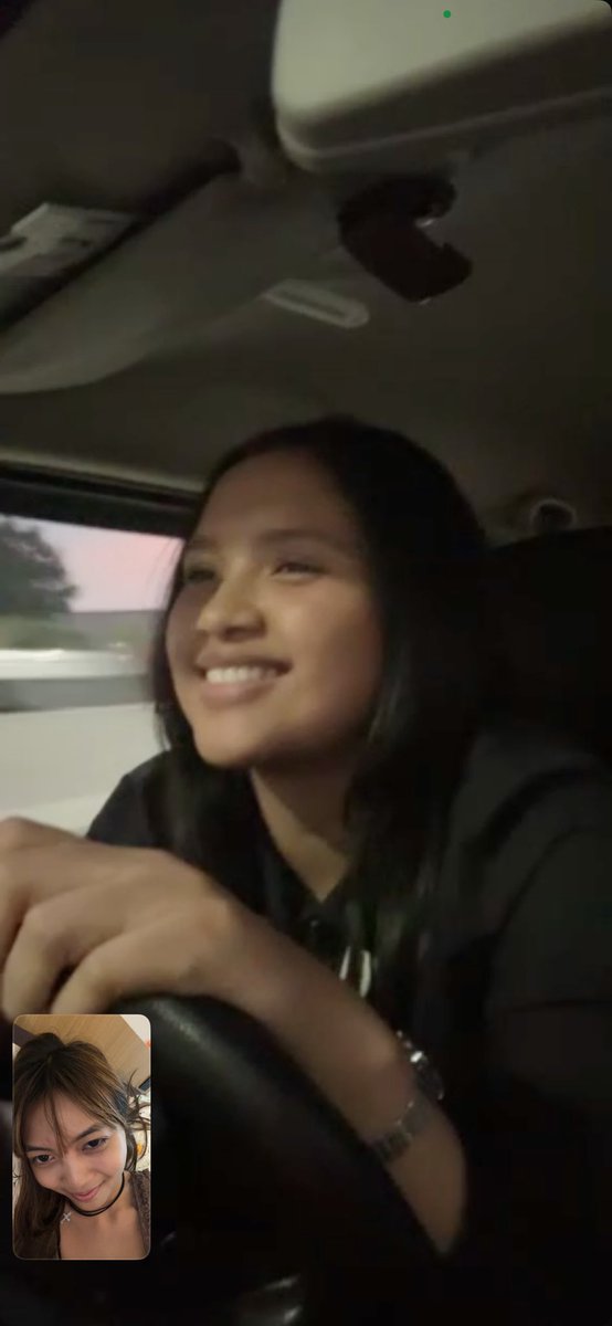 turtleeboost's tweet photo. her smilee..,,..hsvssh h-hhhee smilee iss soo..,.,,cc-uteee...,,, and..gorgeous https://t.co/kbpmjN5m46