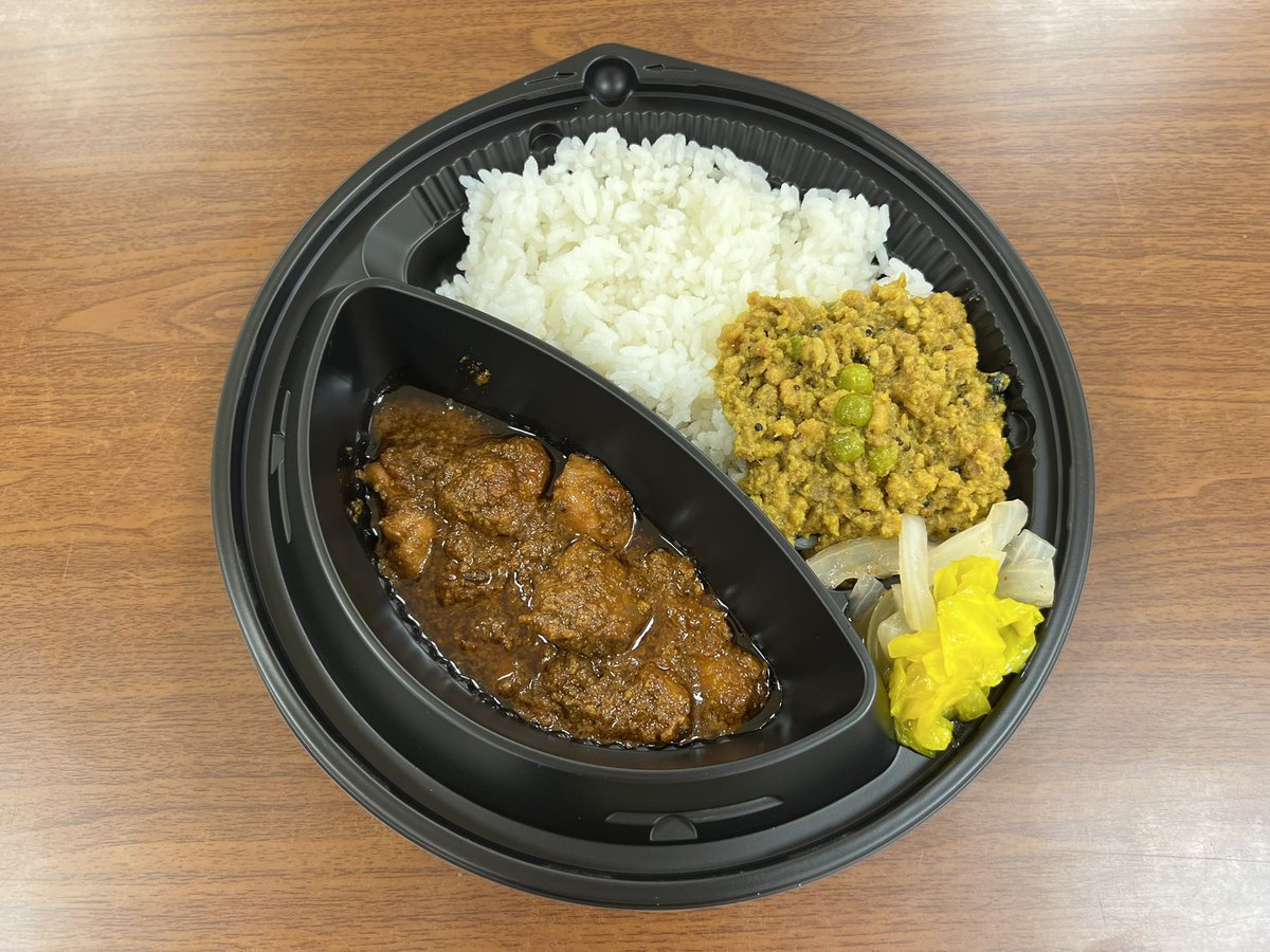 hm_currycell's tweet photo. 福島県初登場！
福井のインドカレー名店『スパイスタリテマスカ？』

カレーマニアに圧倒的人気の「チェティナードチキン」はまさにスパイスフルな贅沢仕様。
「親鶏のキーマ」は日本インド料理のパイオニア『アジャンタ』の血を引く本格仕様で、噛み締めるたび溢れる親鶏の旨みがたまりません。

圧倒的クオリティのインドカレーをこの機会にどうぞ！

#東京カレーカルチャーin郡山 はうすい百貨店にて7/13（月）まで！