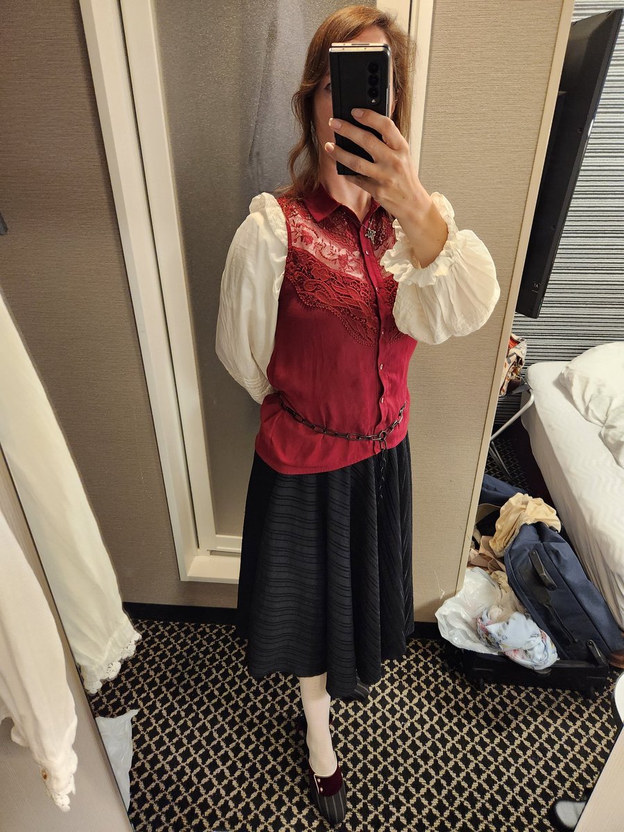 NoeksLaurant's tweet photo. Outfit for today's screening and handover event https://t.co/fwkbyNLxtU