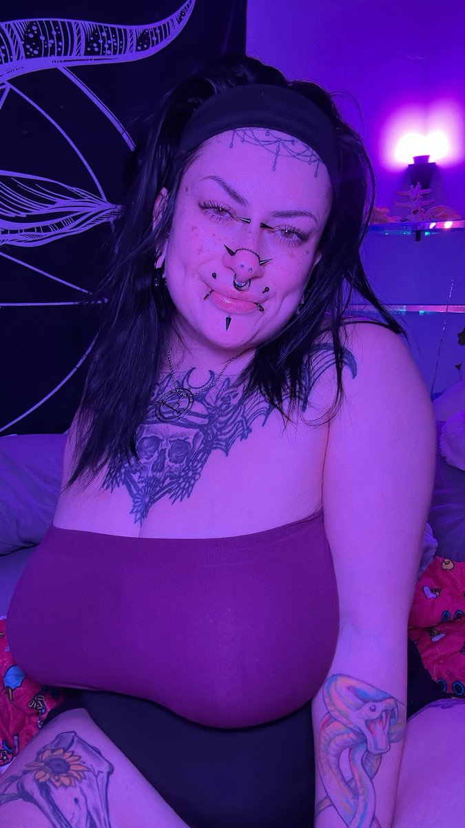 whiimsyeuphoric's tweet photo. i should really post here more huh? 🥹🩷 we almost to 3k followers! 🥳 ily all 💋 #goth #alternative #buyingcontent #findom #sellingcontent #verified #porn #seller https://t.co/ILLvyiwwiv