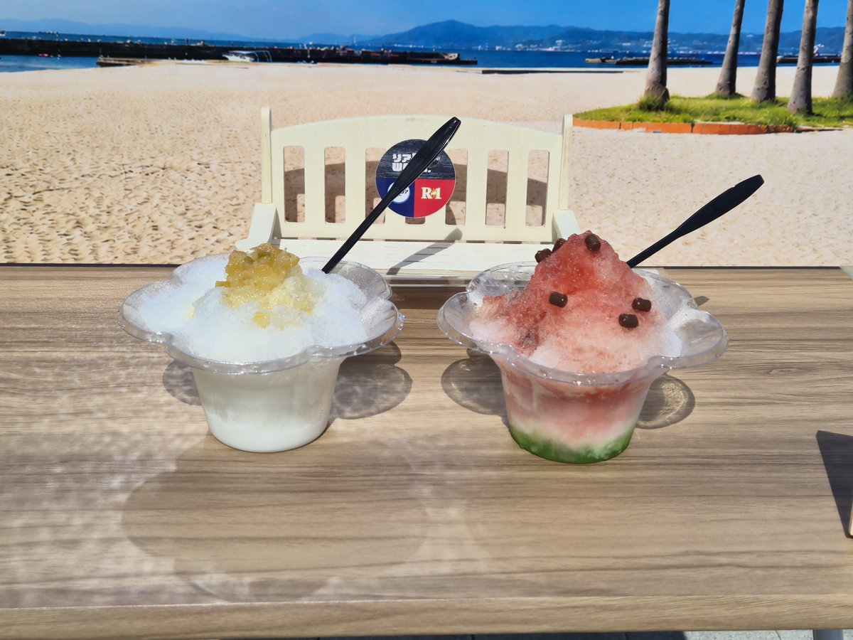 riatotsuwest's tweet photo. #リア突海の家　

今日から
「リア突ヨーグルトかき氷」
リア突海の家で限定販売です～！
昨年に引き続き、リア突ラッシーも販売中です！

入場チケットをお持ちでない方もご購入できますので、ぜひ遊びに来てください！ https://t.co/ALSXUJGY85