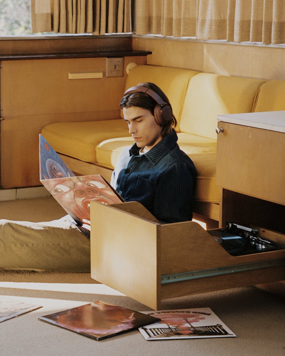 Edifier_Global's tweet photo. Not every moment needs a destination.

Sometimes, all it takes is a great playlist.

EDIFIER ES850NB fits naturally into the rhythm of everyday life with Hi-Res Audio, customizable -45dB Hybrid ANC, and lasting comfort. https://t.co/qPq6WOcS94