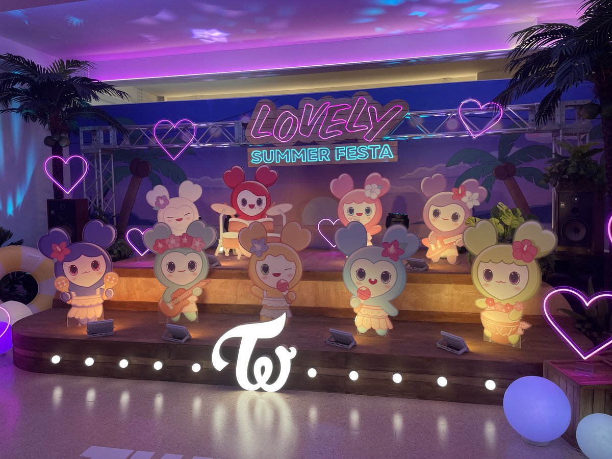 fish_fy__tw's tweet photo. 🧡🩷

#TWICE_THISISFOR_POPUP #FANS_SHOP #팬즈샵 https://t.co/cjnZHxzNhj