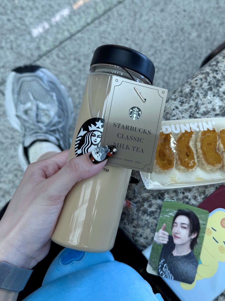 25521_pi's tweet photo. 朝方韓国着いてご飯食べて今からスペイン✈️🇪🇸🎶 https://t.co/5bT27Wm1g0