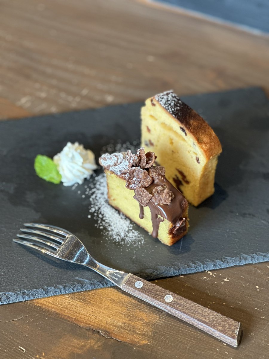 リスペクカフェ、営業はじまりました！ パウンドケーキ2種は、チョコ