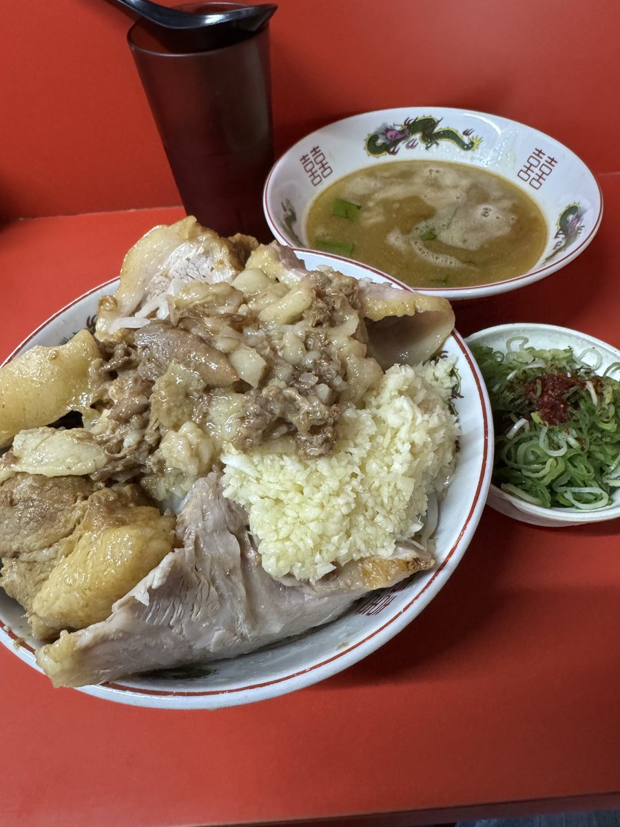 ehYC3Dxc80go7YU's tweet photo. ラーメン二郎　京都店
カレーのつけ麺　豚マシ　九条葱
 N mm A     お久しぶりの👓君麺上げ　〆られたプリツル麺にカレーつけ汁　めっちゃ美味しかったです 😋　今回も豚塊🐷凄旨〜　大変美味しくいただきました　ご馳走さまでした♪ https://t.co/Zbv4LbQ4bs