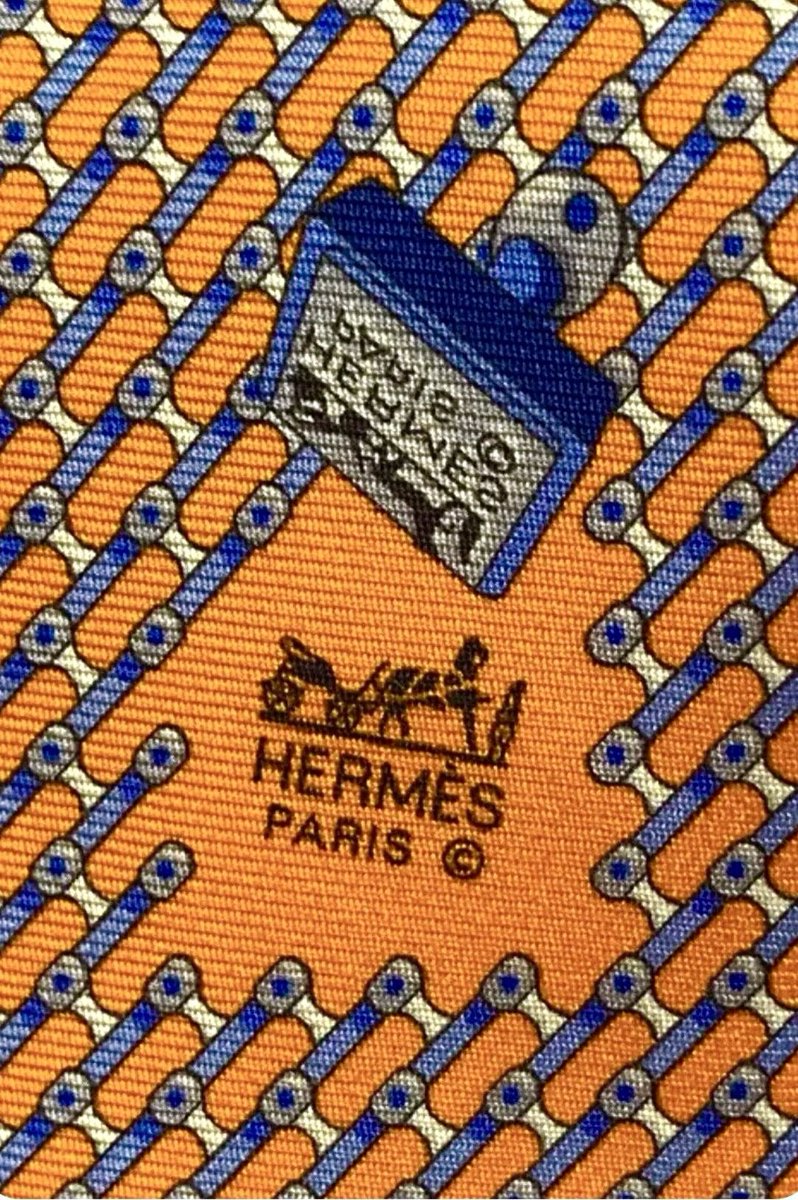HardestFitPics's tweet photo. Vintage Hermes Ties 👔 https://t.co/ZpMgofIRwY