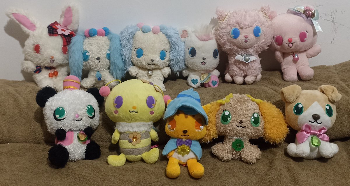 Diegooto2's tweet photo. A little jewelpet plush haul! https://t.co/jodv1jClGx