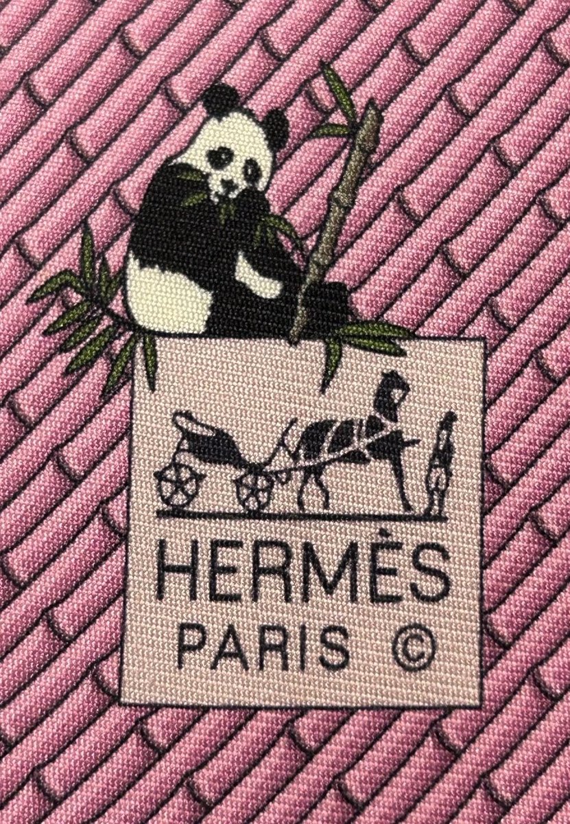 HardestFitPics's tweet photo. Vintage Hermes Ties 👔 https://t.co/ZpMgofIRwY