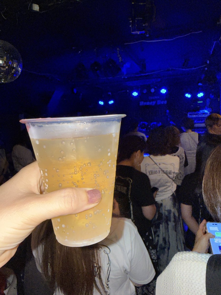 akemi_muse's tweet photo. 昨日はマウンテンマン🎸‼️(一部)
地元、大船ハニービーでマウンテンマンのライブは最高すぎました‼️
ヒダノさんの和太鼓もかっこよかったです〜🥁👏🇯🇵
#Mountainman 
#高橋和也
#大船ハニービー https://t.co/14PtRitOWV