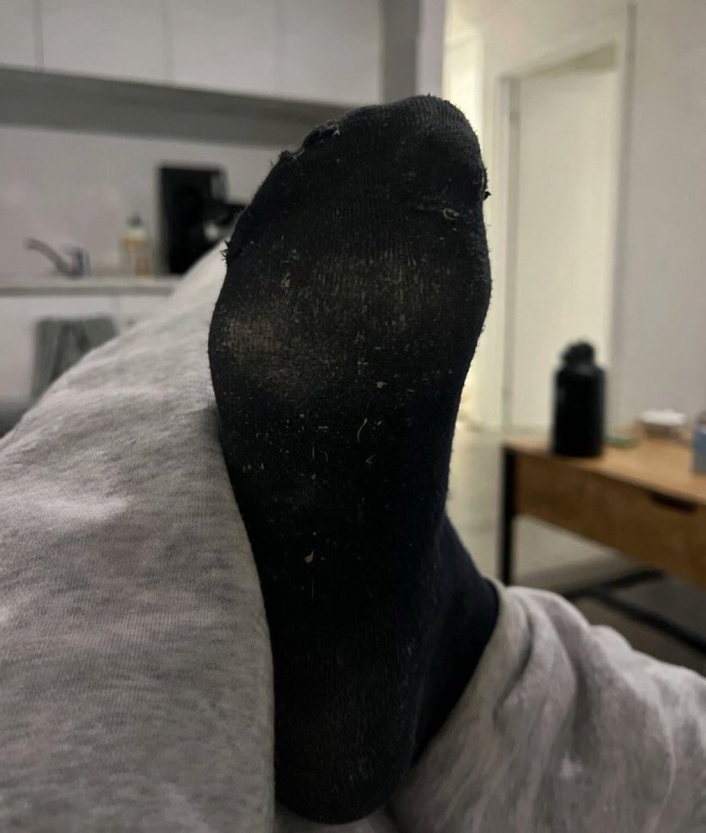 slavegirlxo's tweet photo. What would you do if I put my sweaty gym socks into a cup with hot water and asked you to drink my feet tea? https://t.co/GpcowlUPlZ
