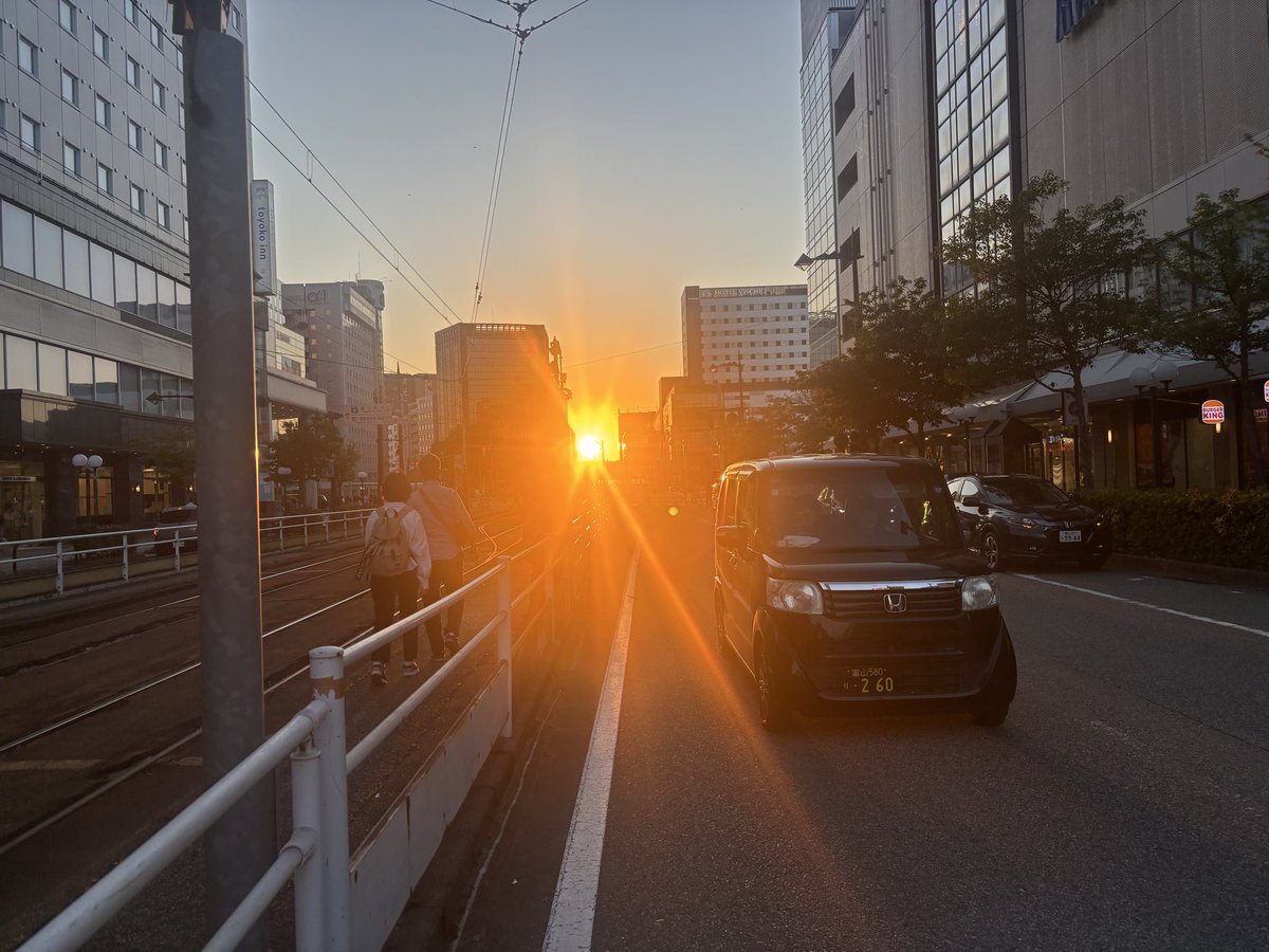 nerima_runner's tweet photo. 【13km 5:38/km🏃‍♂️30℃】

18km予定も又13kmで終わり😄7月最低でも18km 5:40/kmで走りたい

《通過時平均》
5km 5:41/km
10km 5:43/km
13km 4:38/km https://t.co/ba6x2Tu9nr