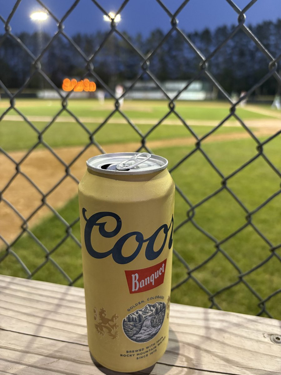 stevesigstad's tweet photo. Watching a little townball! https://t.co/Jr9AFcZwJ9