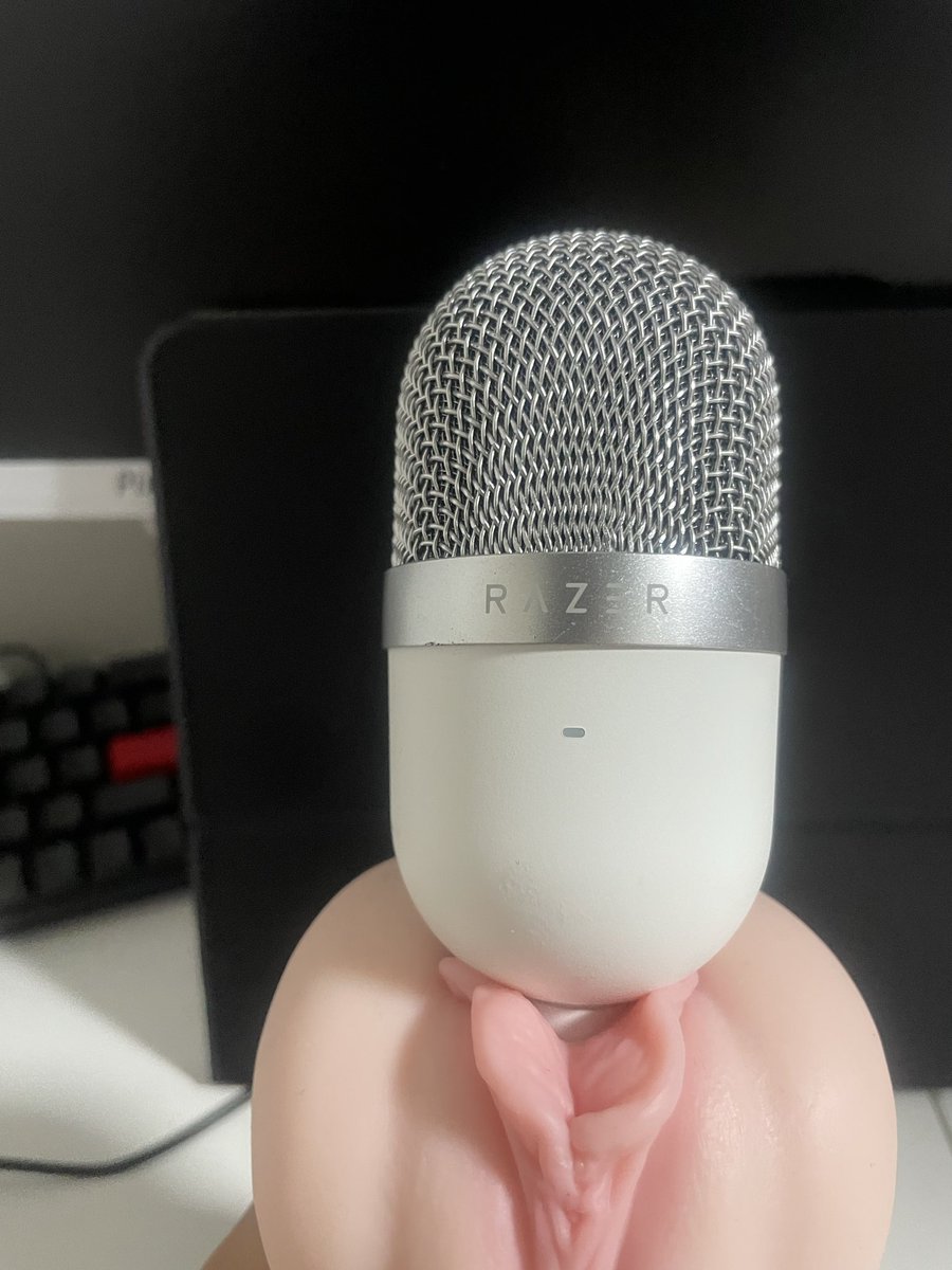 NUKEONTHEWAVE's tweet photo. 最強デバイス来たー！
ヴァロやる上で、vcは必須
マイクアーム合わなかったから
やめてスタンドにした！

このスタンド高さがむっちゃ丁度いい👍

#VALORANT 
#razer 
#デバイス紹介
#山岸逢花
#完全再現 https://t.co/ATuhxm4M4S