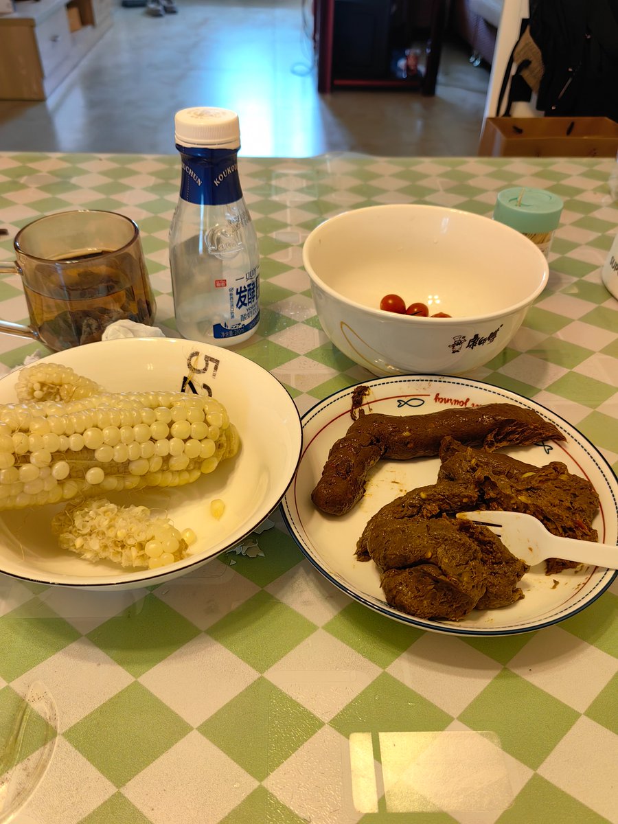 HUGE958227's tweet photo. 大家猜一猜，这是什么美食？
有没有喜欢的呢？
味道很上头，怪怪的😃 https://t.co/2dxQZDaU2k