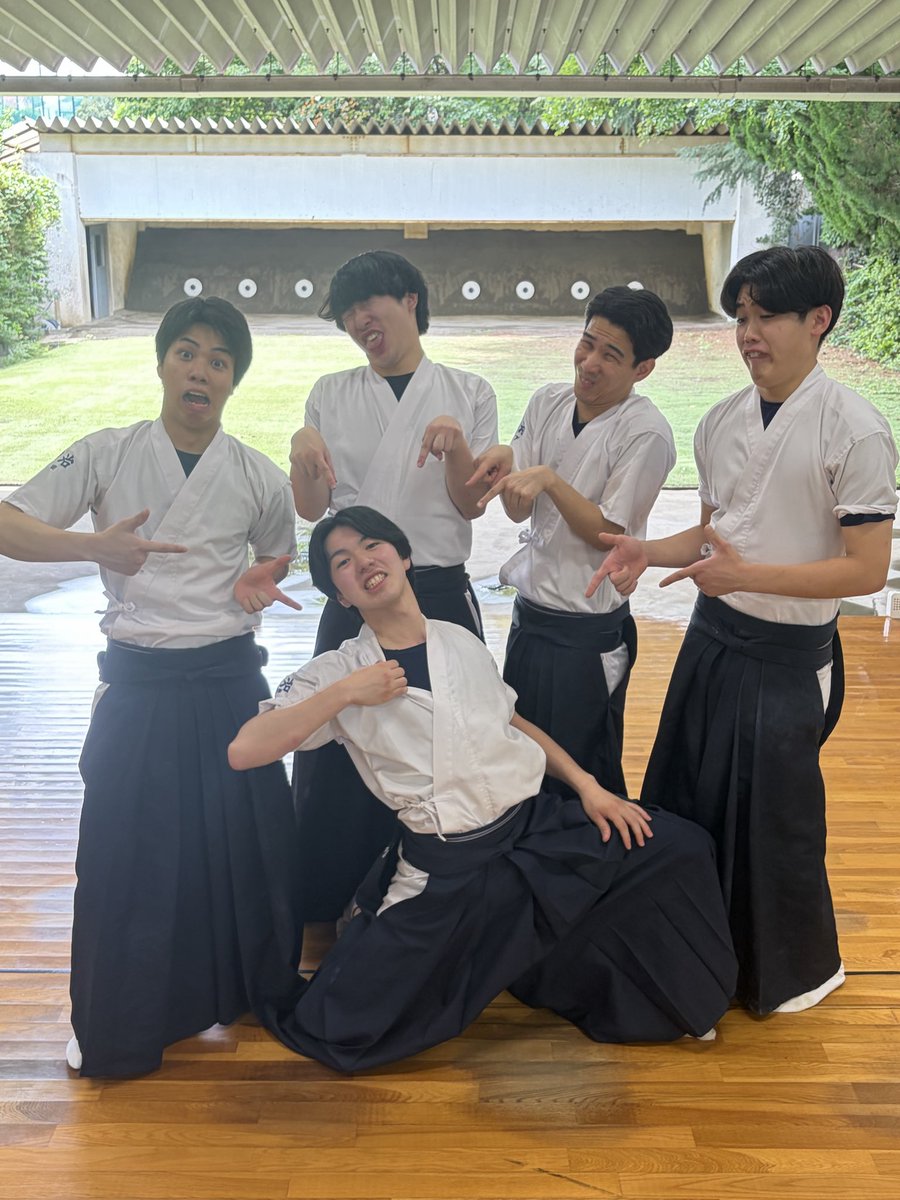 meiji_kyudo's tweet photo. 【男子試合結果】
第74回全日本学生弓道選手権大会
男子個人予選結果

中嶋 航大（4年)
宮下 雄琉（3年）
米田 海輝（3年）　
藤鷹 暉士（2年）
岩隈 孔明 （1年）

以上5名が本戦に出場します。
引き続き応援よろしくお願いします。
#朱利
#百万本弦
#全関東のリベンジ
#変顔ニキ https://t.co/cN3GQuoUce