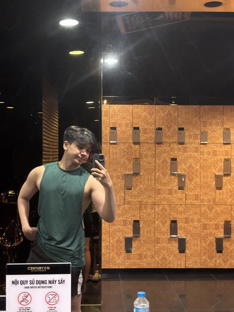 drvycaonguyen's tweet photo. Sau một tuần thì đi tập gym vẫn là cảm giác cool nhất #gymer https://t.co/RCcax5PwAr