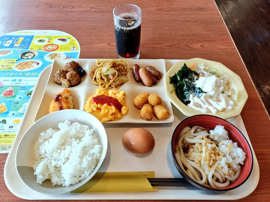 metrogunso's tweet photo. 今土日休みが貴重なので食べれるうちにココス https://t.co/Jpj1j4KBUM