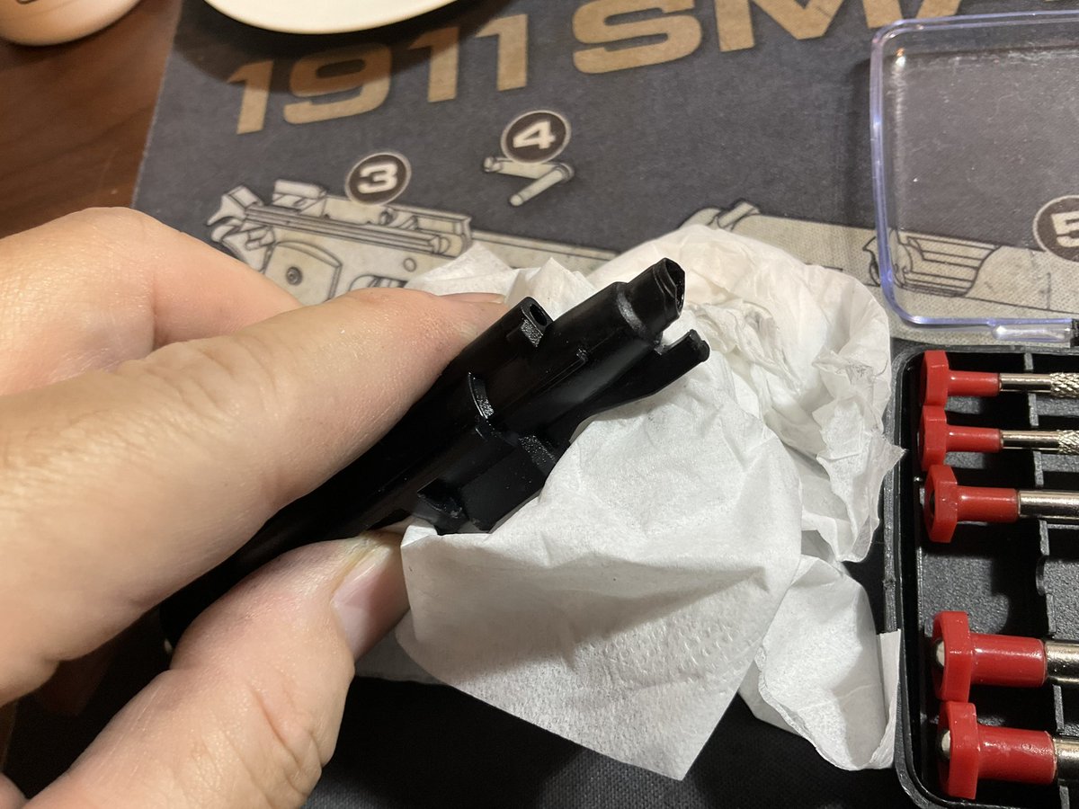 BvMkAvipYF0qGmT's tweet photo. 1ヶ月も使ってないけど、純正のノズルやられちょる。MWS用のオルガのFRAノズルに交換して、合わせるようにガスルートパッキンもライラックスに変更。ハイキャパマガジンに入りました👍
最大初速よりに調節して80前後、こんなもんかな😅#ORGA #LayLax #SAVIA #PCC #NPAS化 https://t.co/TPMwmUF2pT