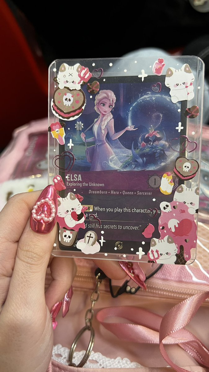 bitfoxyny's tweet photo. Apaixonada nesse Toploader que a lena me deu 🤏🏻 
promo da minha primeira liga lorcana fiz 2/1 🥰 https://t.co/E4aDp9xzfl