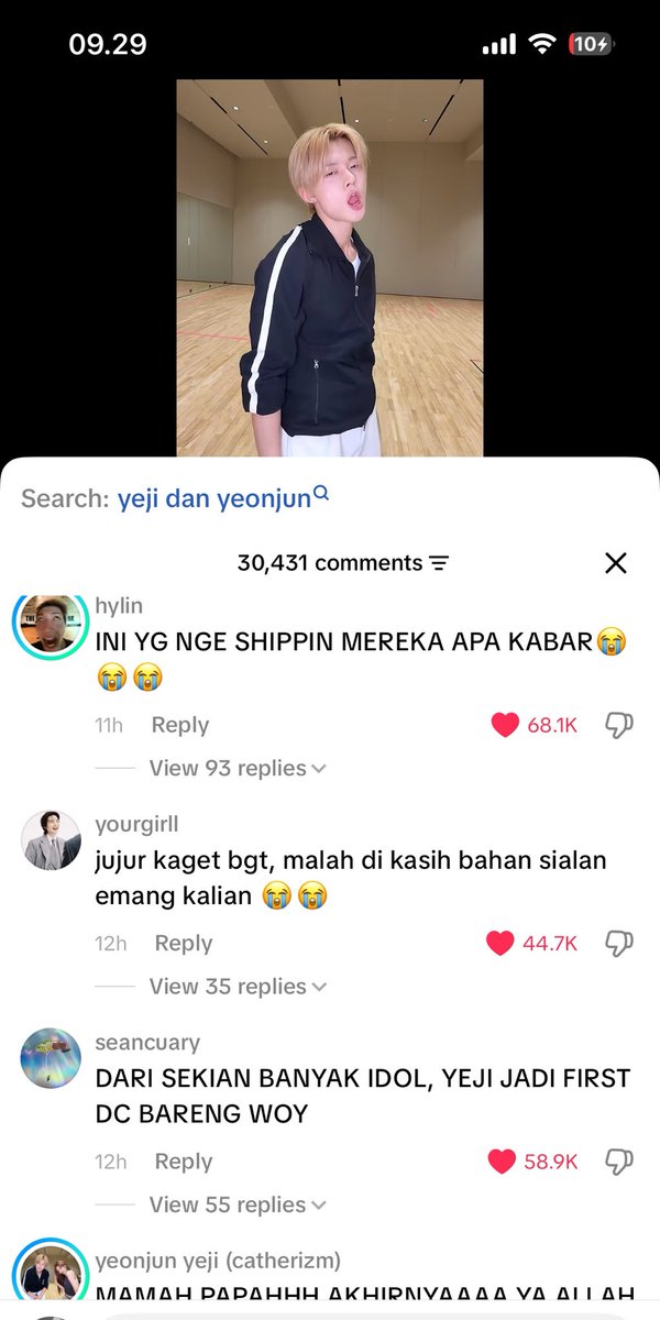 oursummer304's tweet photo. kataku sih yeonjun kali ini make a smart move, look at the comments and engagement !! 2.4M views, 1.1M likes, 30K+ comments in 12 hours. mana kebanyakan fans ina top commentnya which is good🙂‍↕️mau alesan orang orang menggila karena moment kapal ini yang ditunggu2, ya ini juga kesempatan bagus bgt buat promosiin lagunya ke gp. ayok jun lanjutkan🔥