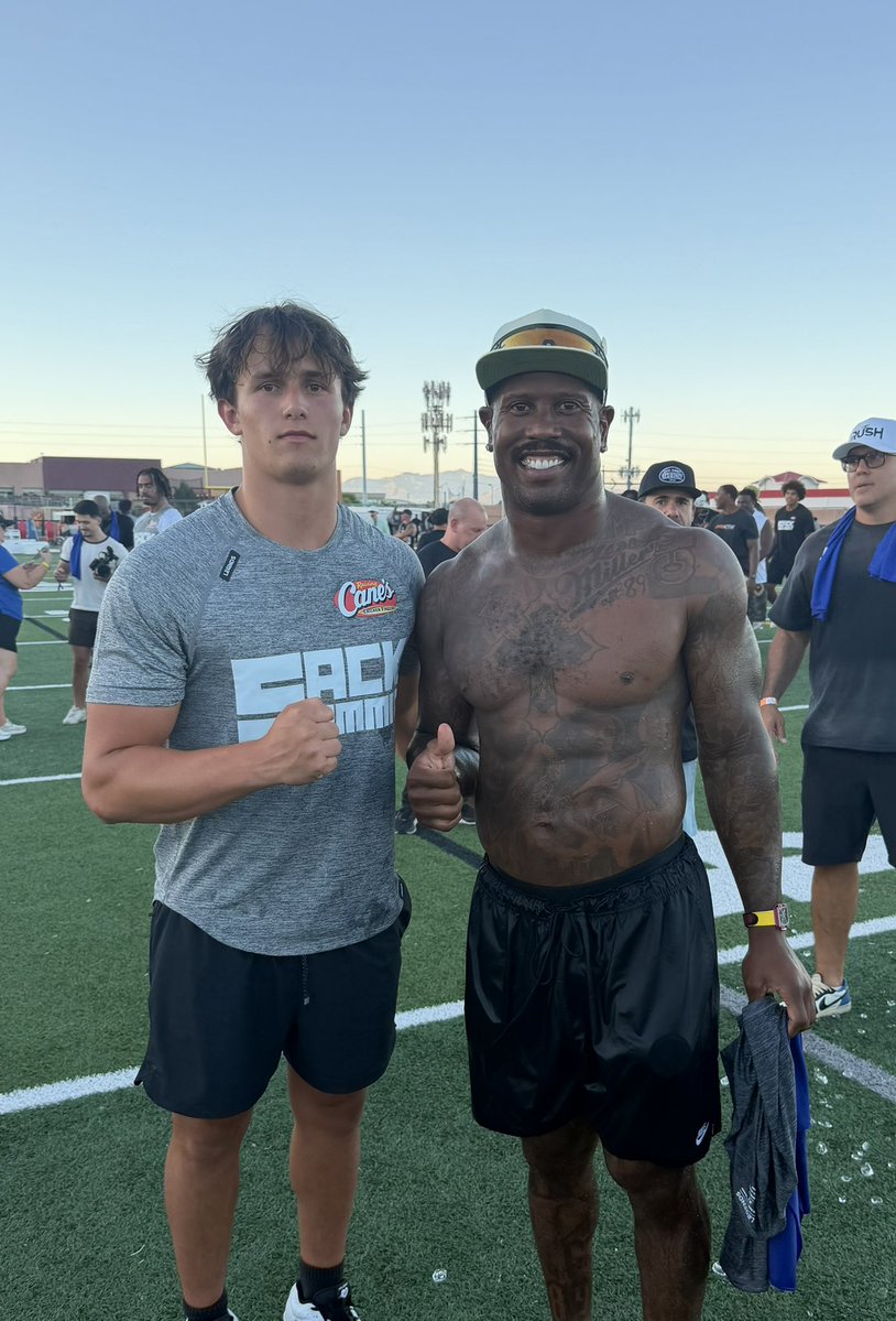 JK_DE_SNAKE_34's tweet photo. Thank you @VonMiller @CrosbyMaxx https://t.co/SdmVfeSq9X