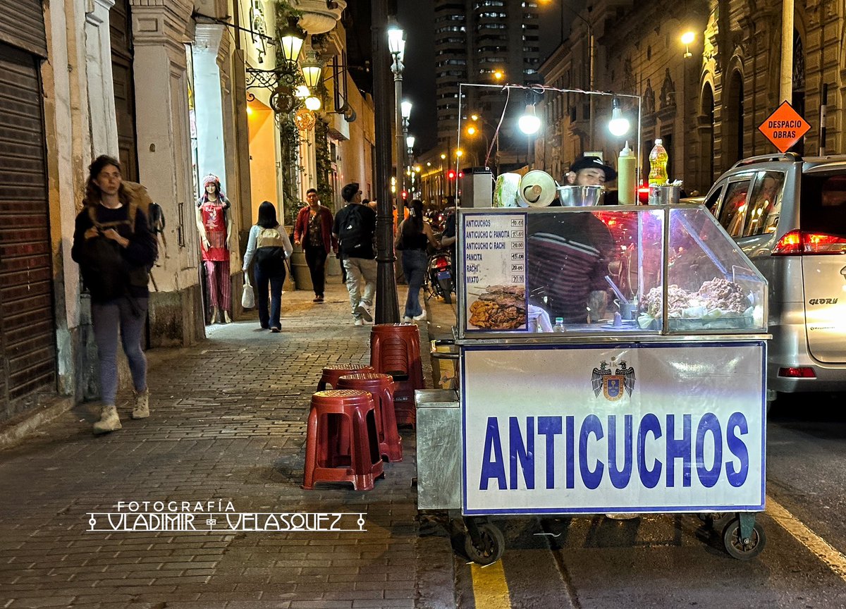 limantigua's tweet photo. Postales de Lima - Siglo XXI
🔴 La Ciudad que no se quiere ver.
🔴 Esta es Lima, la “Ciudad de los Reyes”.
Lima, ¿Cómo vamos? 🤔
Lima, ¡Así estamos! 🤷🏻♂️🤷🏻♀️
Fotografías 📸 Vladimir Velásquez
#CentroHistoricoDeLima #prolima #RenzoReggiardo #LuisMartinBogdanovich https://t.co/thyRzRFsxo