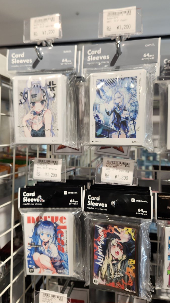 希少　初期景品スリーブ　赤　非売品　入手困難 入荷情報】 ✨本日発売✨ #amii の新作スリーブを4種類入荷しました