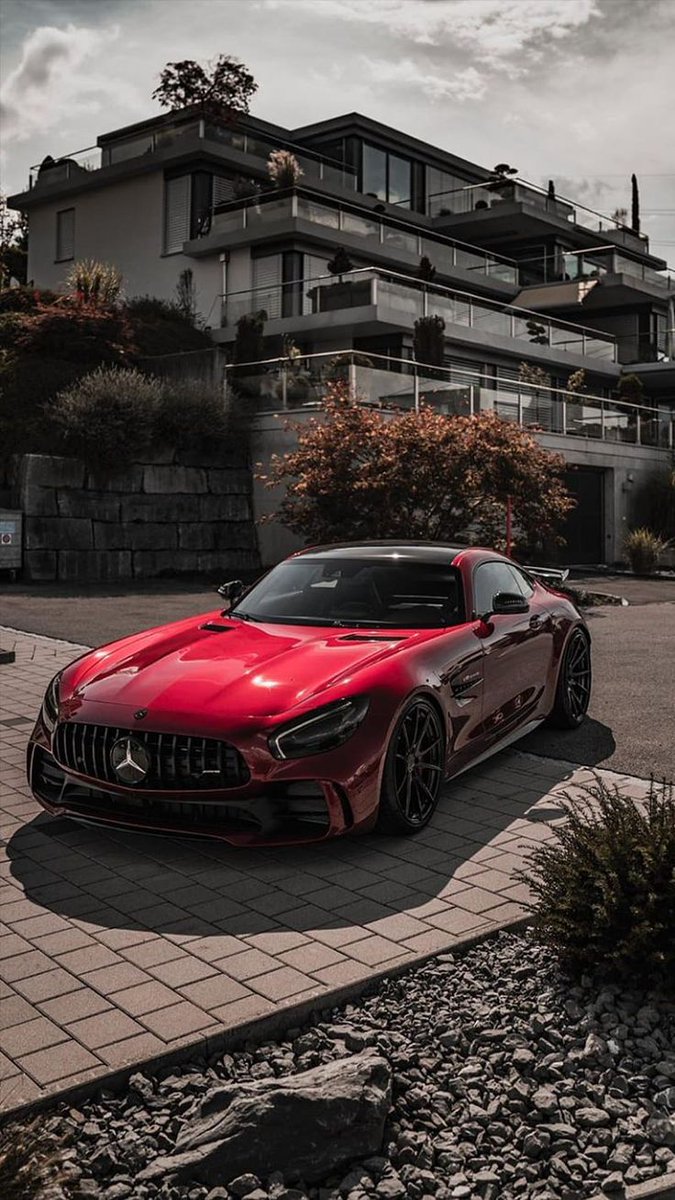 luxevisionx's tweet photo. Mercedes-AMG knows how to blend luxury with raw performance. Which AMG is your favorite?
#MercedesAMG #LuxuryCars #Performance https://t.co/Hz9ZUoIY2o