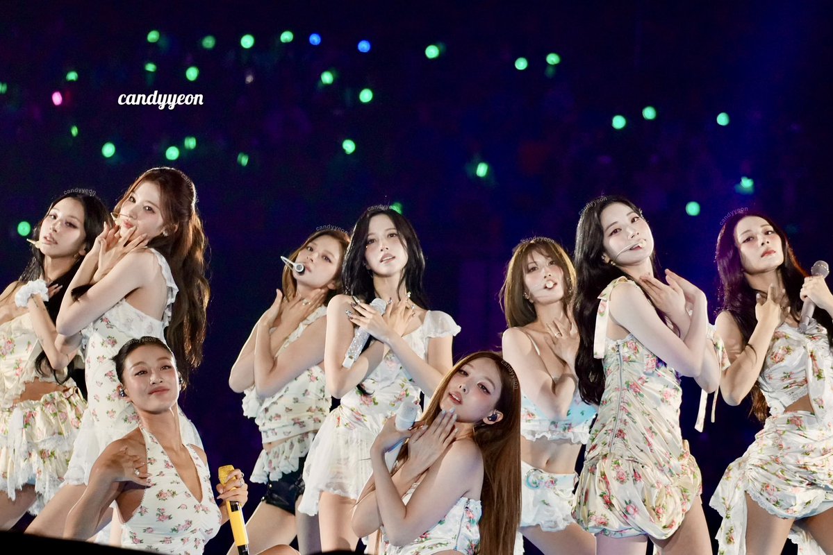 candyyeon_'s tweet photo. 260710 SEOUL

ot9

#TWICE #트와이스 
#TWICE_THISISFOR_WORLD_TOUR https://t.co/D5qDWXqYZl