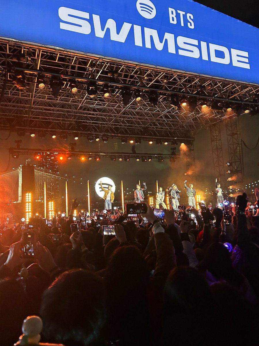 sugastoast's tweet photo. @mckaykosmos thank you for the ga!!! my pic is so bad but i took it myself so its special to me 🥹💜 https://t.co/g2cO92bGhe